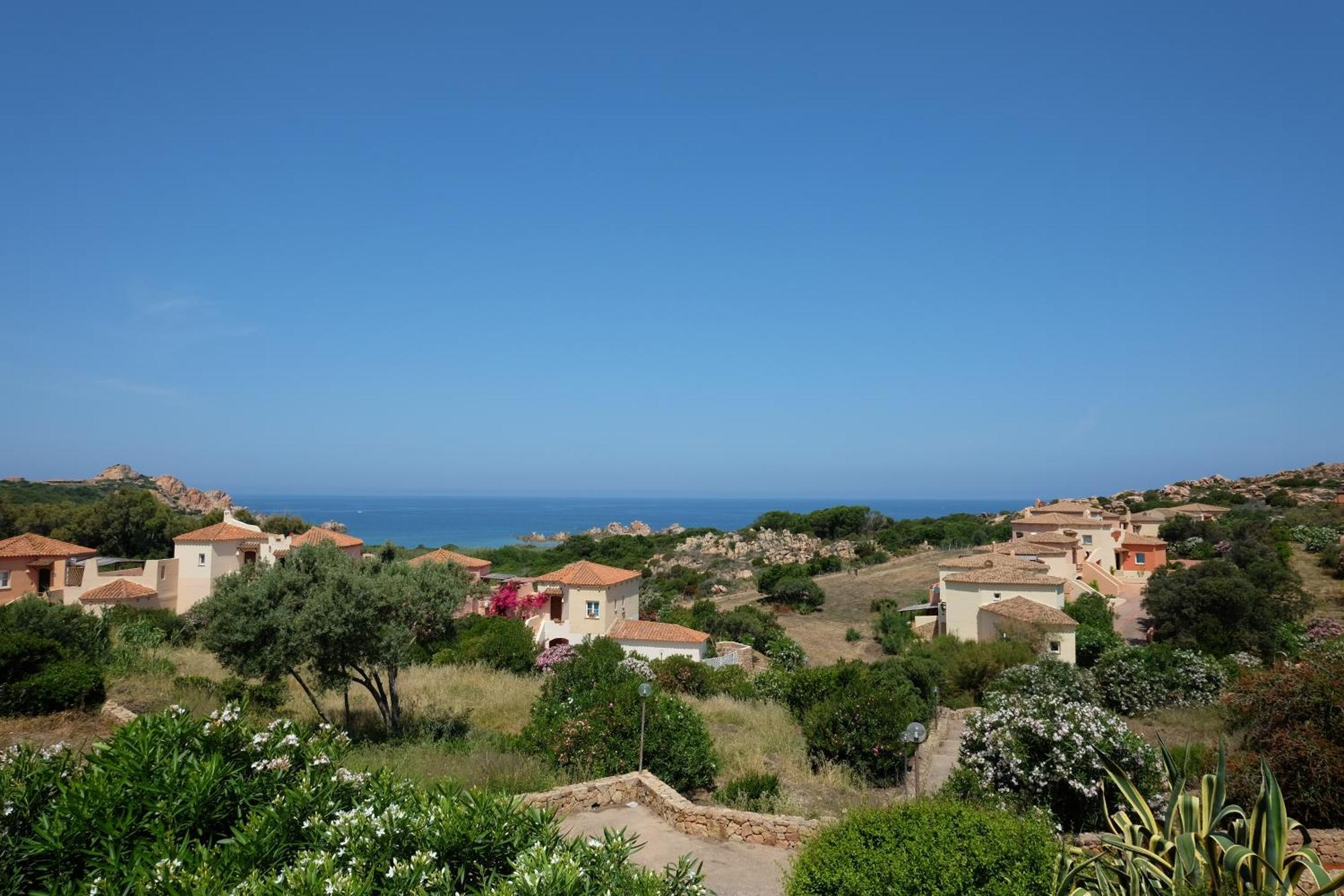 Calarossa Sardinia Apartments Isola Rossa Exterior photo